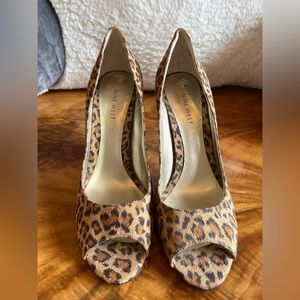 Nine West Leopard Print Peep Toe Heels Sz. 8